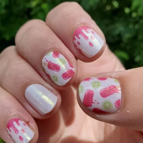 Color Street Pop It Like It's Hot Nail Strips - Picture 2 of 8